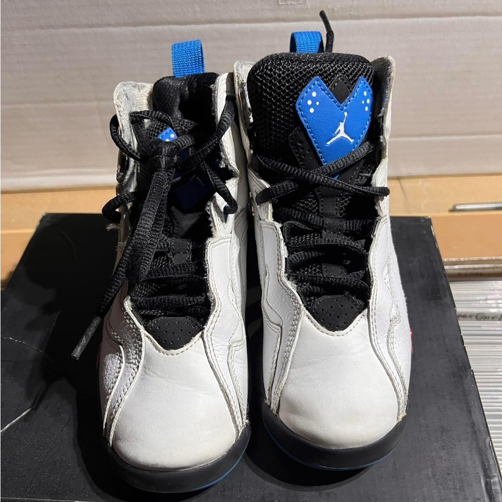 Jordan True Flights